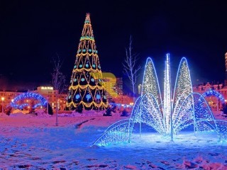 Новорічна ілюмінація, прикрасити гірляндами!