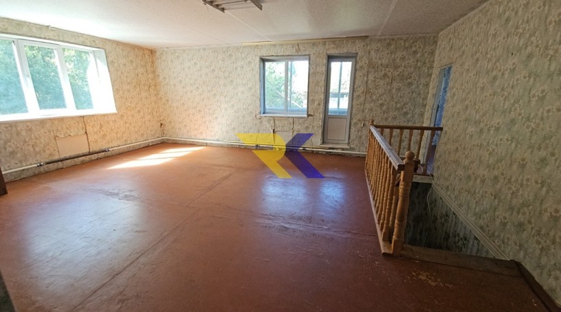 budinok-poruc-z-lisom-69-km-do-stolici-big-3