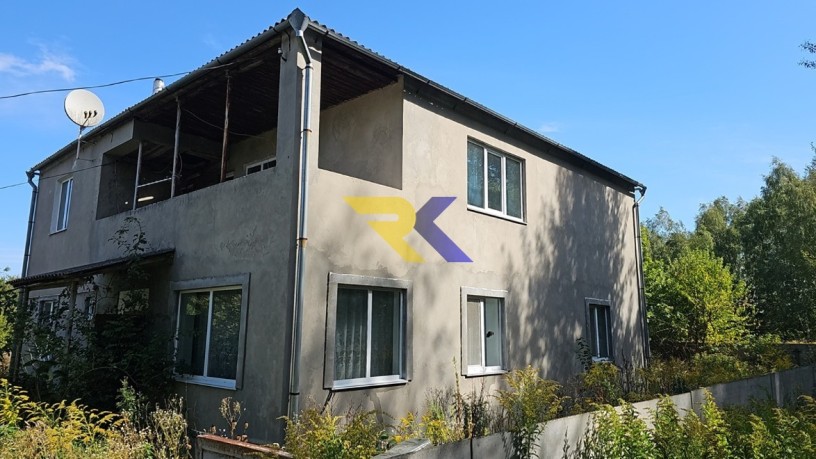 budinok-poruc-z-lisom-69-km-do-stolici-big-0