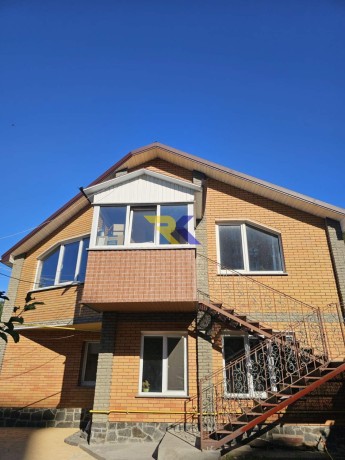 prodaz-2-poverxovogo-budinku-smt-kociubinske-big-0