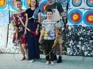 Сімейний відпочинок у Києві стрільба з лука для дітей
