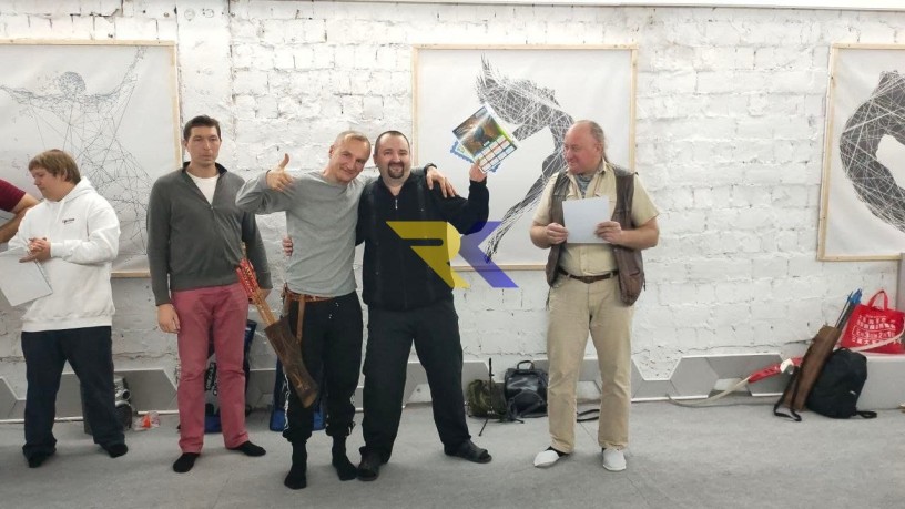 kudi-piti-z-druziami-v-kijevi-strilba-z-luka-v-klubi-lucnik-big-2