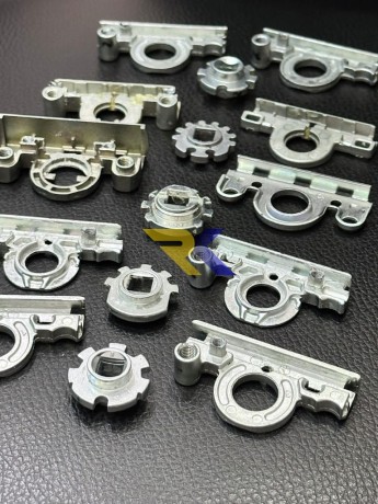 remkomplekt-privoda-dlia-pvx-okon-big-0