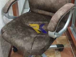 Перетяжка офісних крісел у Львові